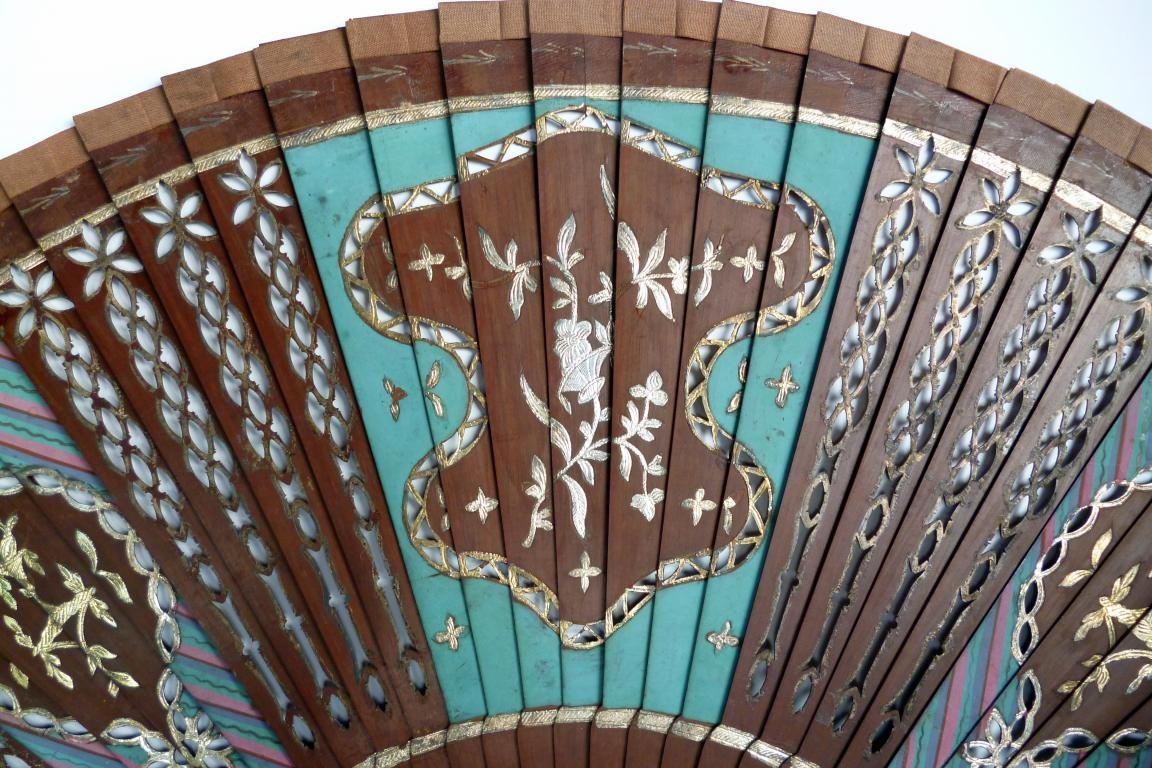 Lined mahogany , 19th century fan