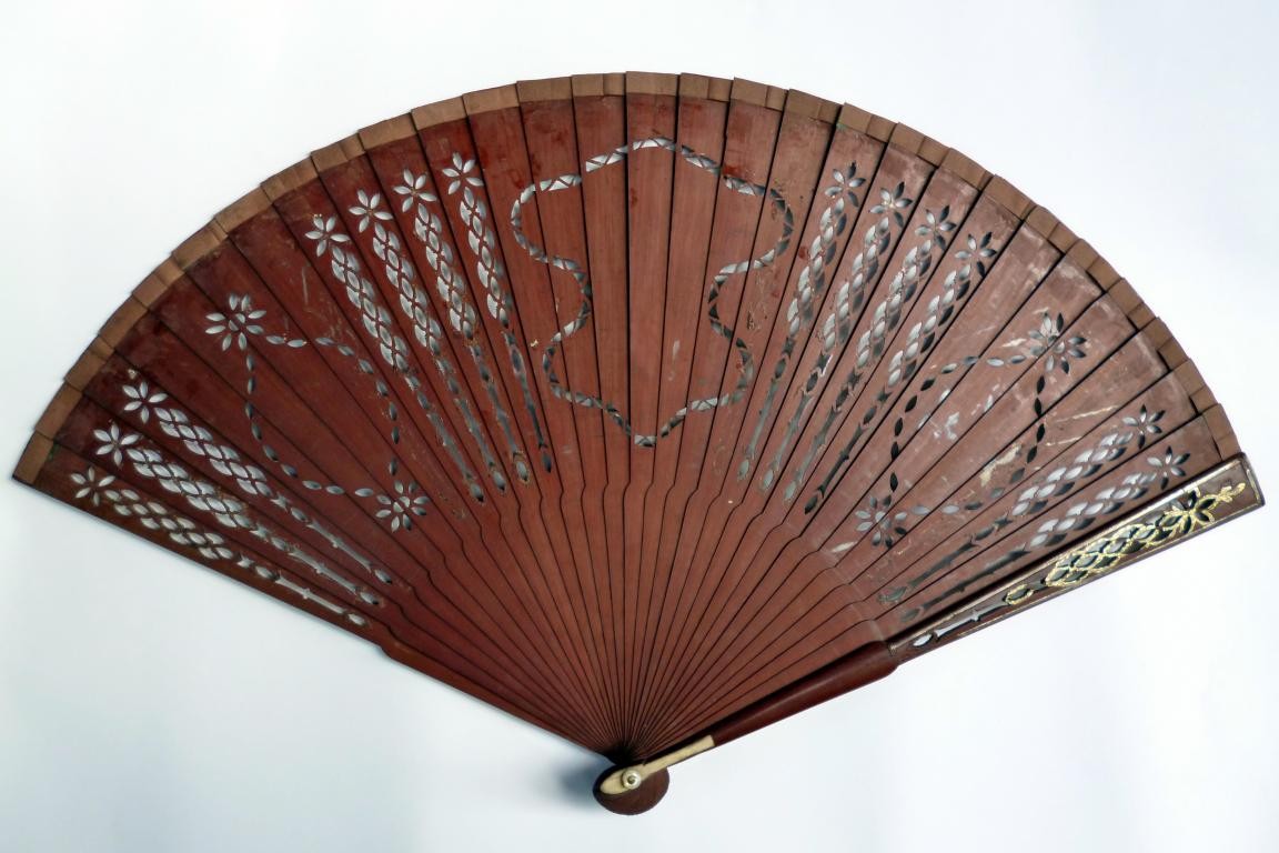 Lined mahogany , 19th century fan