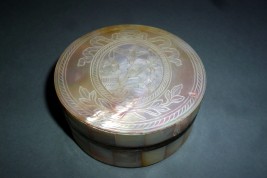 Mother of pearl box, 19th century