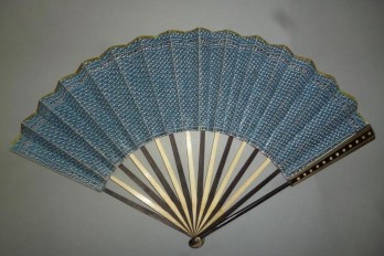 Fan dress, fan circa 1780-90