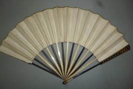 Fan dress, fan circa 1780-90