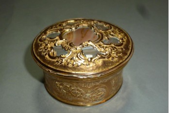 Agate, snuff box, 18th century ??