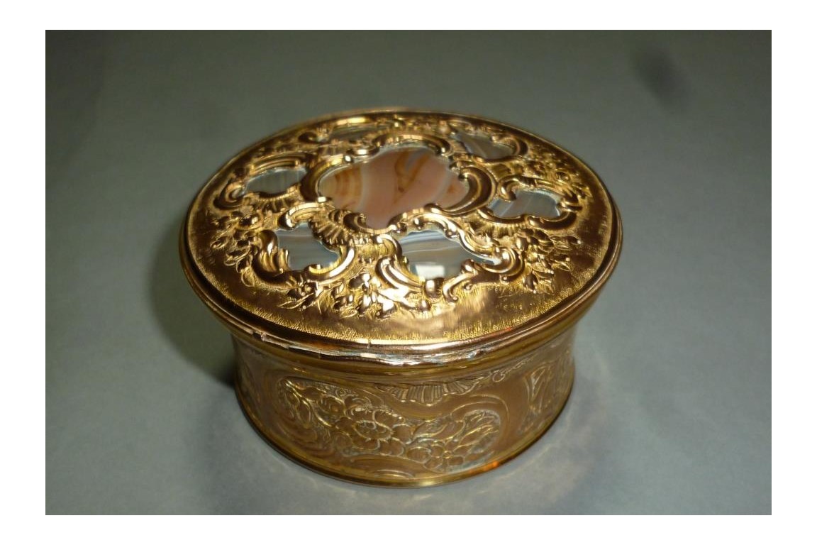 Agate, snuff box, 18th century ??