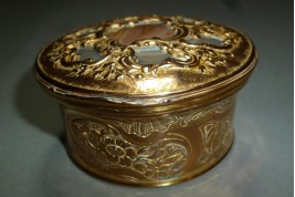 Agate, snuff box, 18th century ??