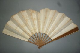 Couple of pigeons, early 20th century fan