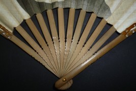 Bulldog, fan by Duvelleroy circa 1905-1910