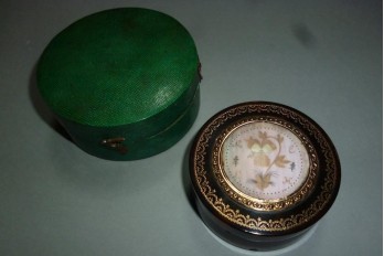 Snuffbox, lte 18th century