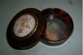 Snuffbox, lte 18th century