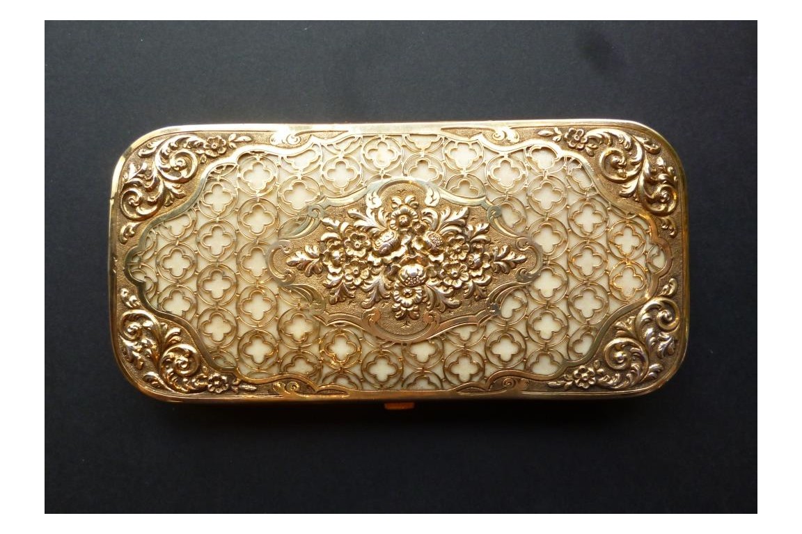 Flowers, cigares case, 19th century
