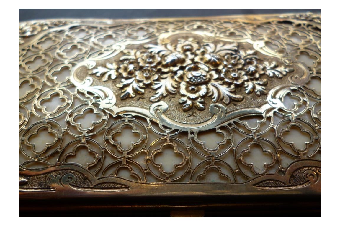 Flowers, cigares case, 19th century