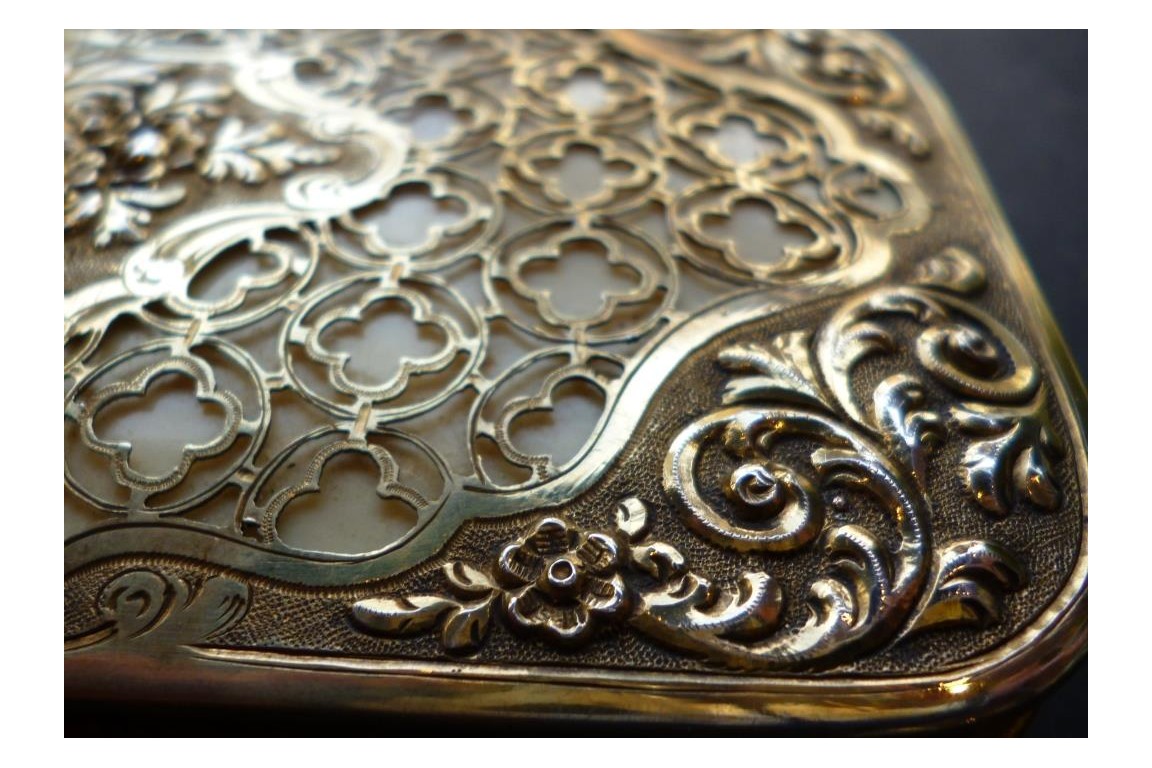 Flowers, cigares case, 19th century