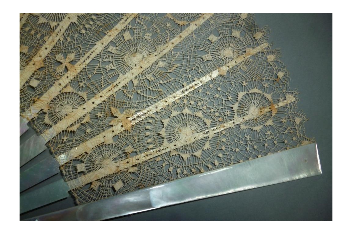 Suns of Tenerife, lace fan Nanduti, late 19th century