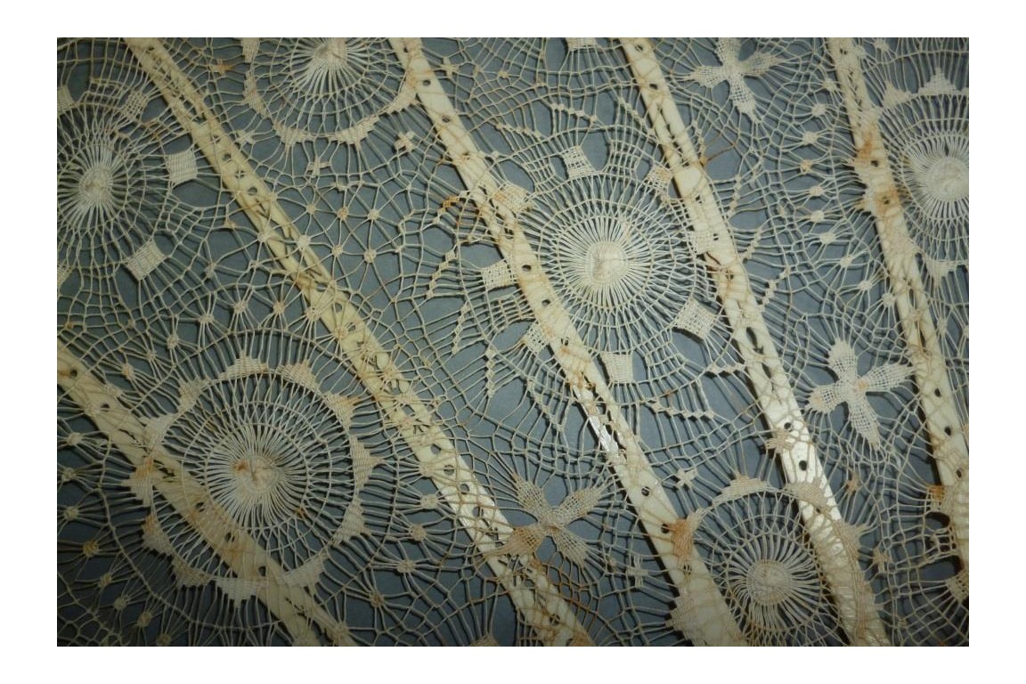 Suns of Tenerife, lace fan Nanduti, late 19th century