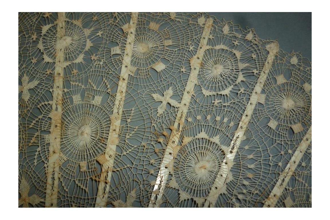 Suns of Tenerife, lace fan Nanduti, late 19th century