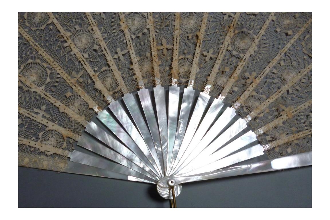 Suns of Tenerife, lace fan Nanduti, late 19th century