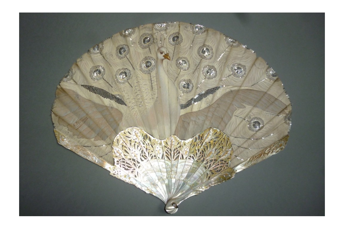 Paon blanc, éventail de Thomasse pour Duvelleroy, période Art Nouveau