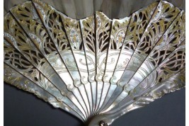 White peacock, fan by Thomasse for Duvelleroy, Art Nouveau period