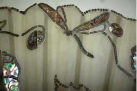 Mother of pearl flowers, fan circa 1900-1910