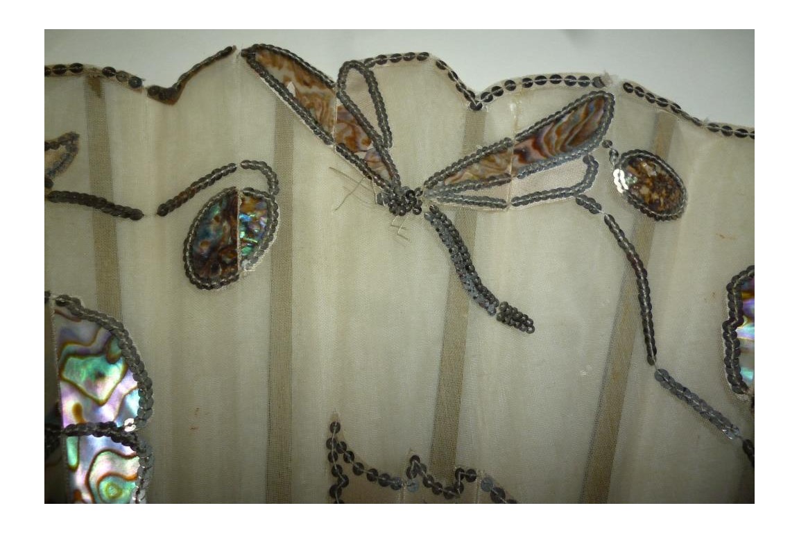 Mother of pearl flowers, fan circa 1900-1910