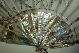 Mother of pearl flowers, fan circa 1900-1910