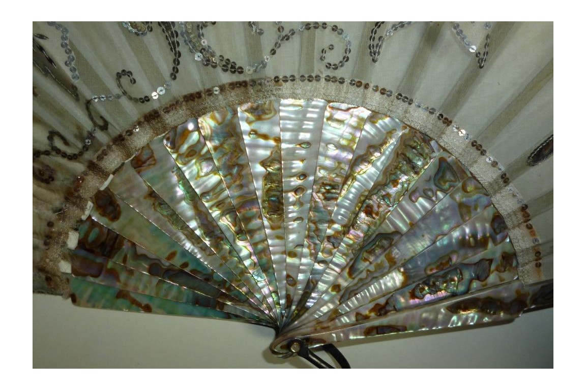 Mother of pearl flowers, fan circa 1900-1910