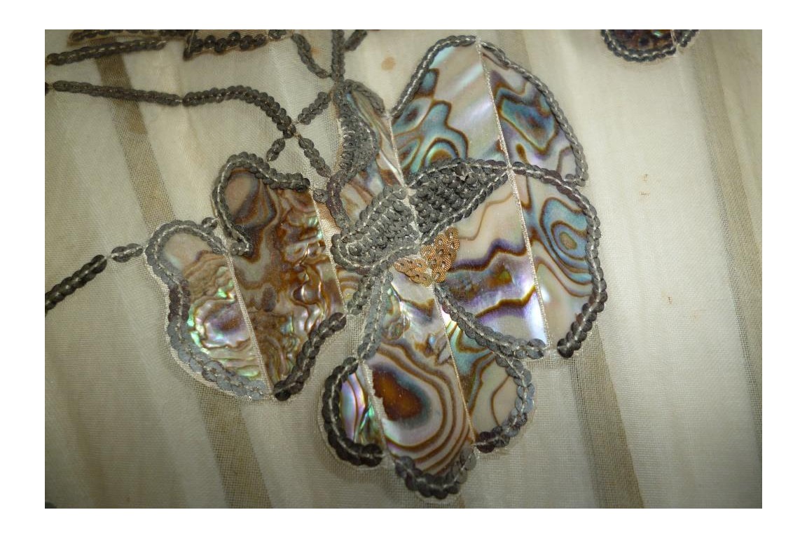 Mother of pearl flowers, fan circa 1900-1910