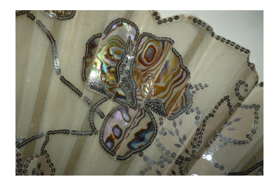 Mother of pearl flowers, fan circa 1900-1910
