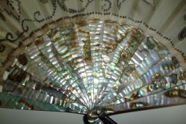 Mother of pearl flowers, fan circa 1900-1910