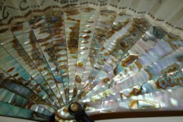 Mother of pearl flowers, fan circa 1900-1910