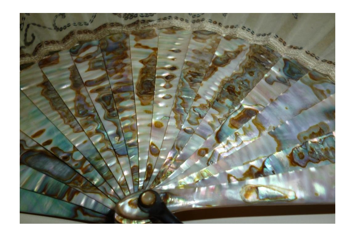 Mother of pearl flowers, fan circa 1900-1910