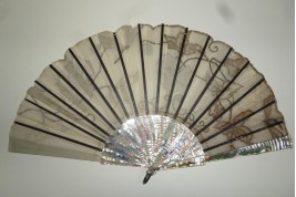 Mother of pearl flowers, fan circa 1900-1910