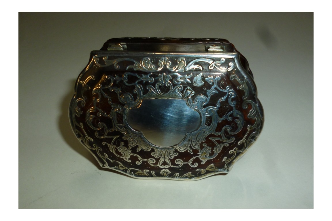Tortoiseshell  and silver gilt snuffbox, 18th century