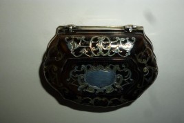 Écaille et vermeil, tabatière XVIIIème