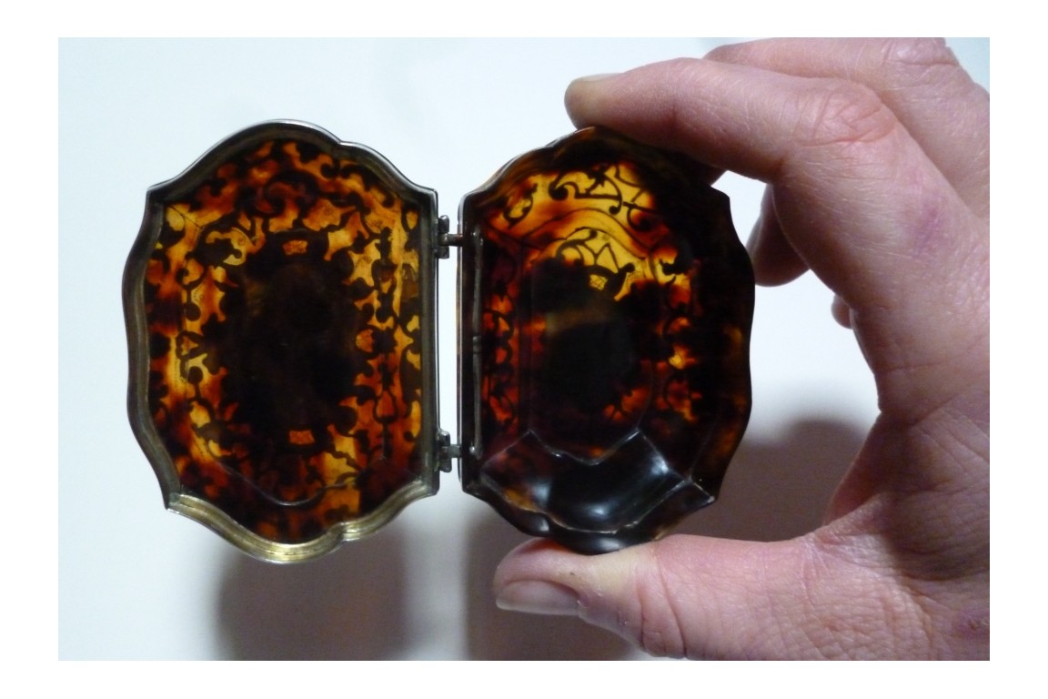 Tortoiseshell  and silver gilt snuffbox, 18th century