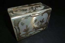 Tabatière en nacre, XVIIIème siècle