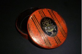 Red, snuffbox, 18-19th century