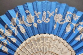 Blue knot, fan circa 1870