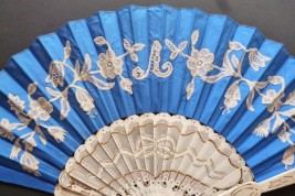 Blue knot, fan circa 1870