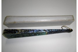 Les trois paons, éventail armure, vers 1900-1910