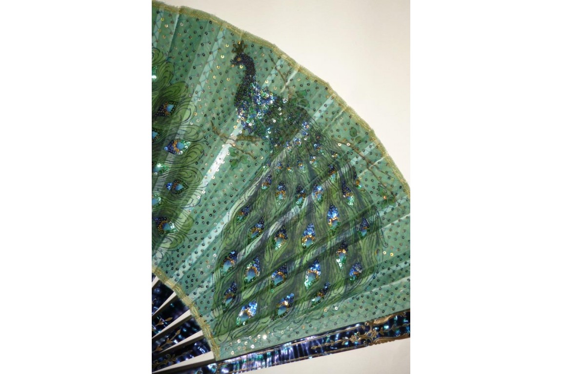 Les trois paons, éventail armure, vers 1900-1910