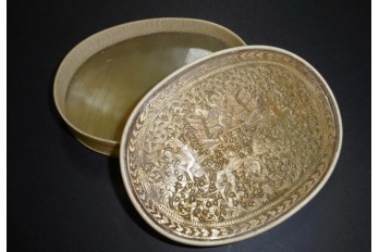 La gloire, boîte d'époque Louis XIV
