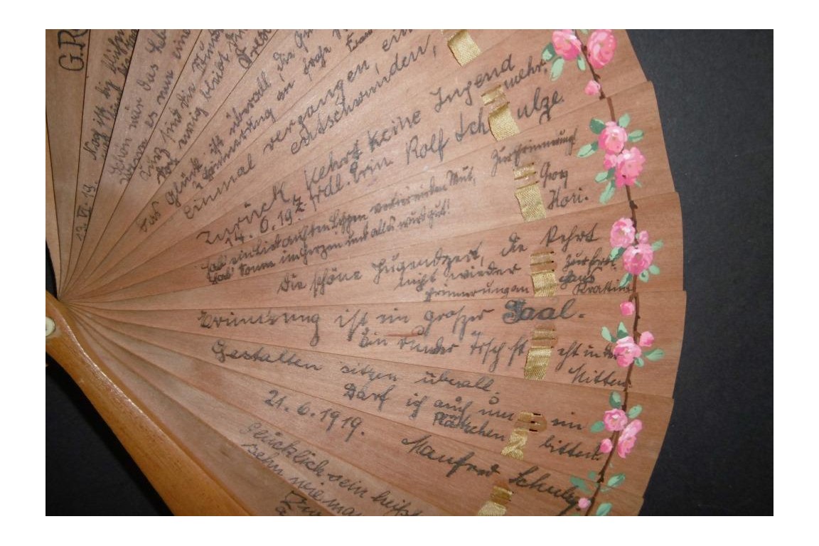 Les roses de la jeunesse, éventail autographe, 1919