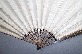 Love on the lookout, fan circa 1800-1810