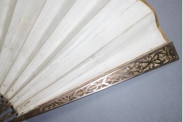 L'Amour aux aguets, éventail vers 1800-1810