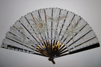 Daisy, Art Nouveau fan