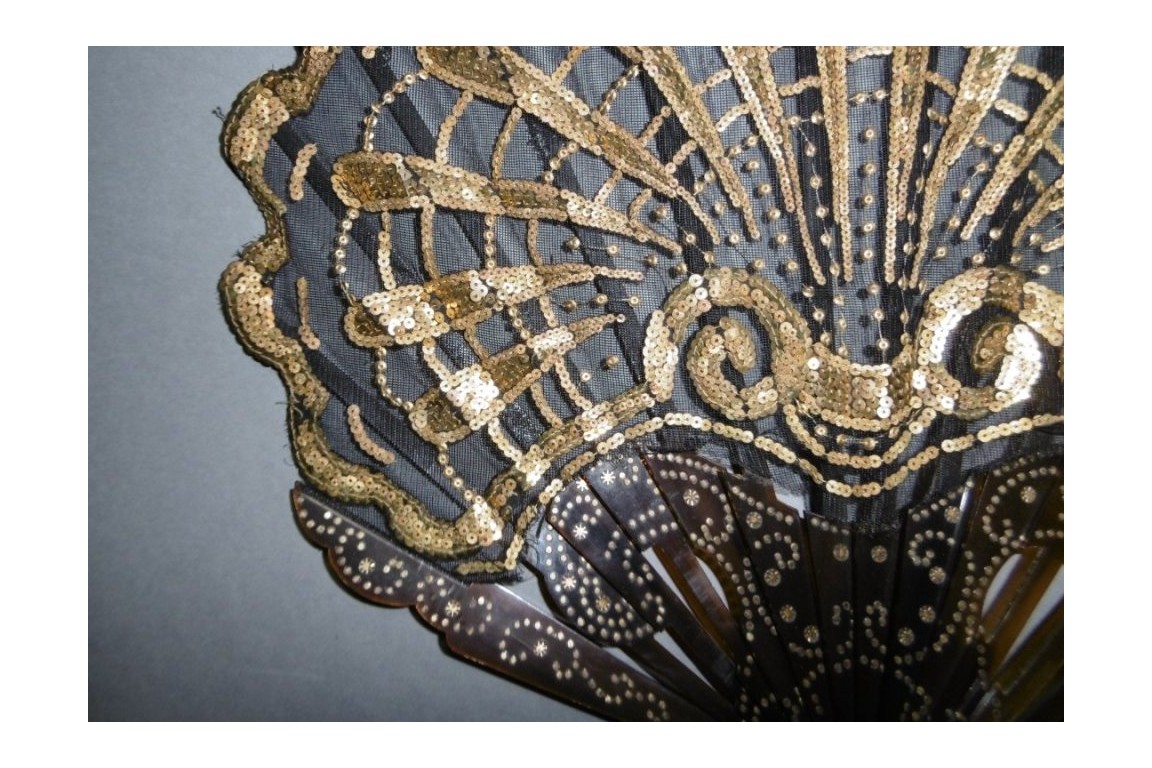 Coquille dorée, éventail vers 1900-1910