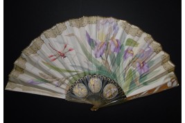 Iris et libellule, éventail Art Nouveau de Daudet et Duvelleroy