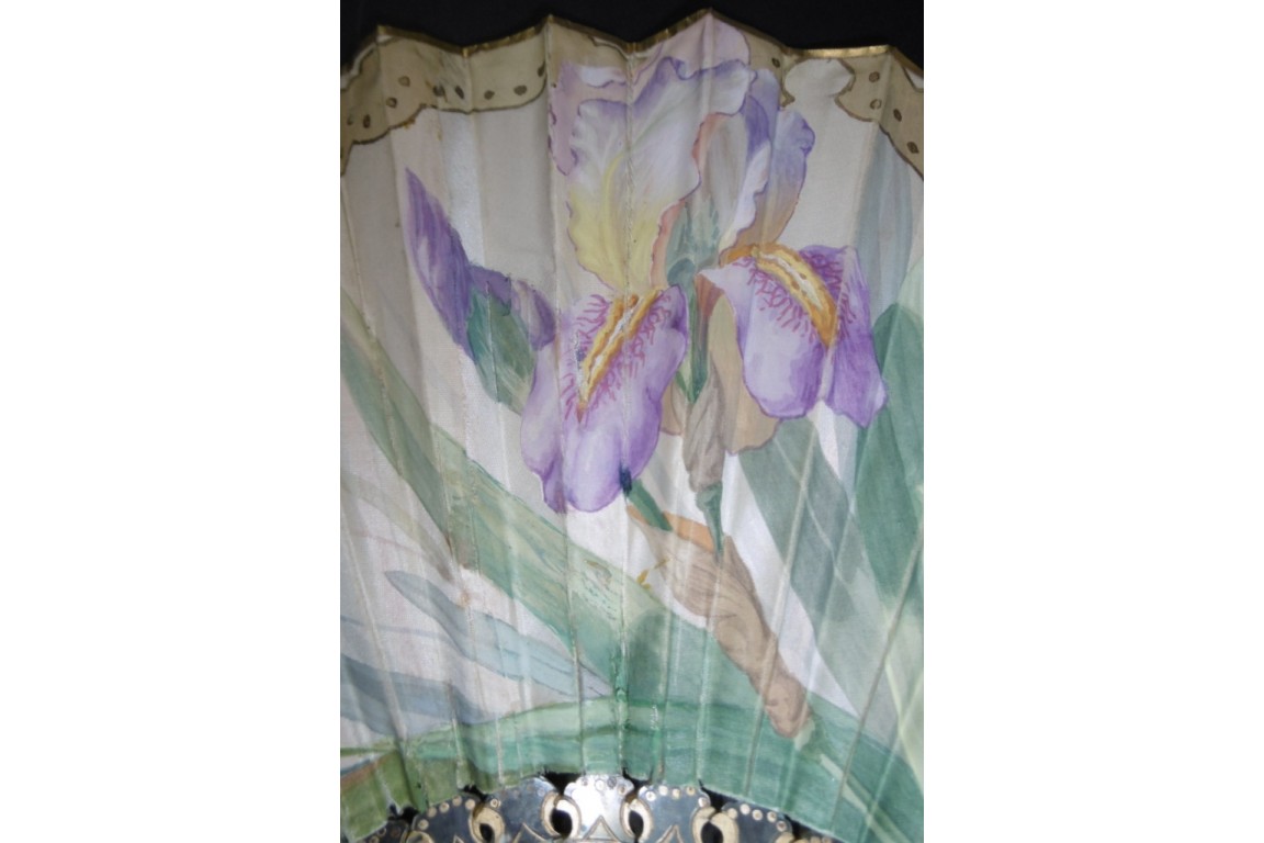 Iris et libellule, éventail Art Nouveau de Daudet et Duvelleroy