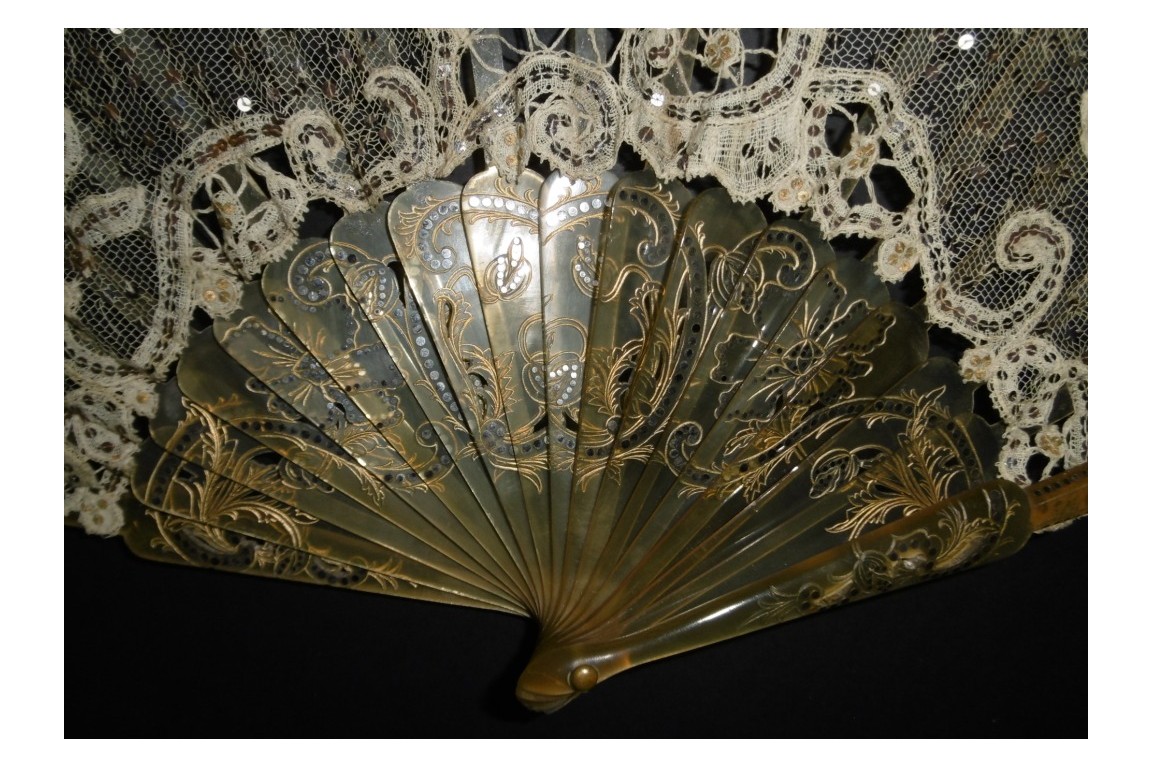 Large flicker, fan circa 1900-1910