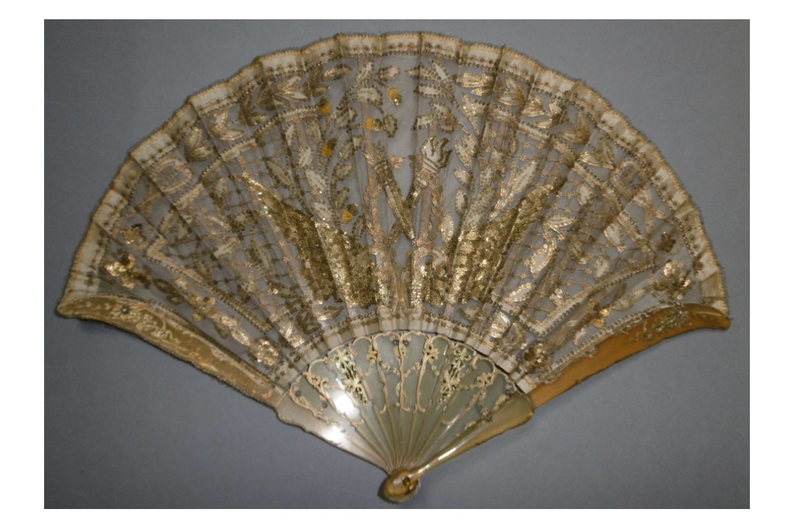 The wings of loves, fan circa 1900